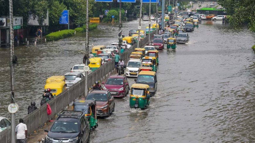 IMD Forecast: Isolated Heavy Rainfall Threatens Tamil Nadu and Kerala, Delhi Faces Temperature Drop