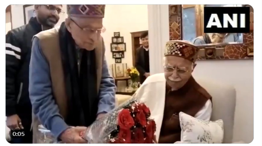 Bharat Ratna Conferred: Murli Manohar Joshi Extends Congratulations to LK Advani in Heartfelt Meeting